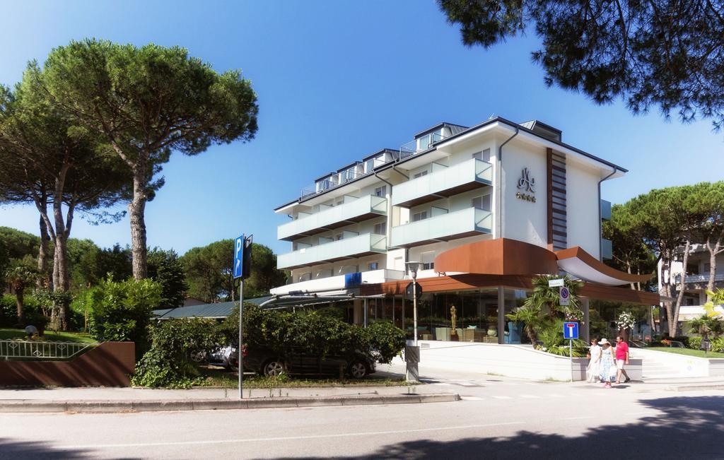 Hotel Arizona Lignano Sabbiadoro Buitenkant foto